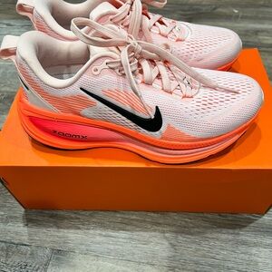 Womens Nike Vomero 18